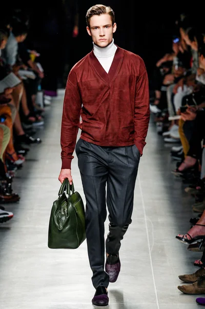 Look 25